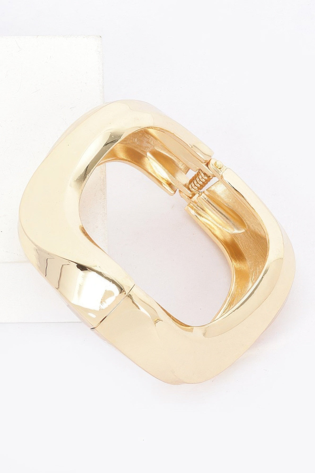 {{title}} - {{product-type}} for women from {{shop-name}}