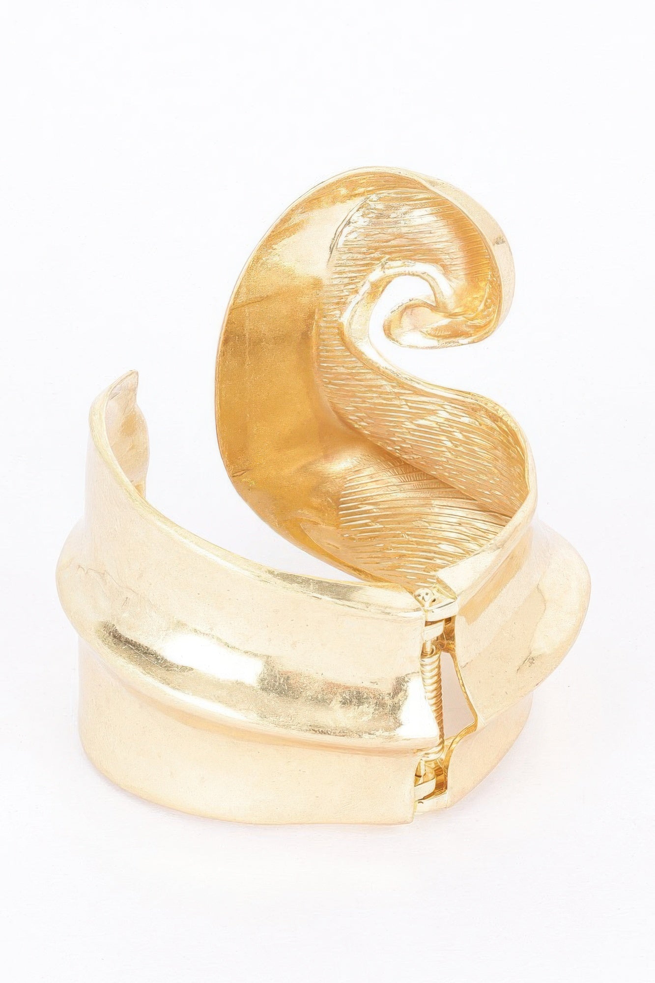 {{title}} - {{product-type}} for women from {{shop-name}}