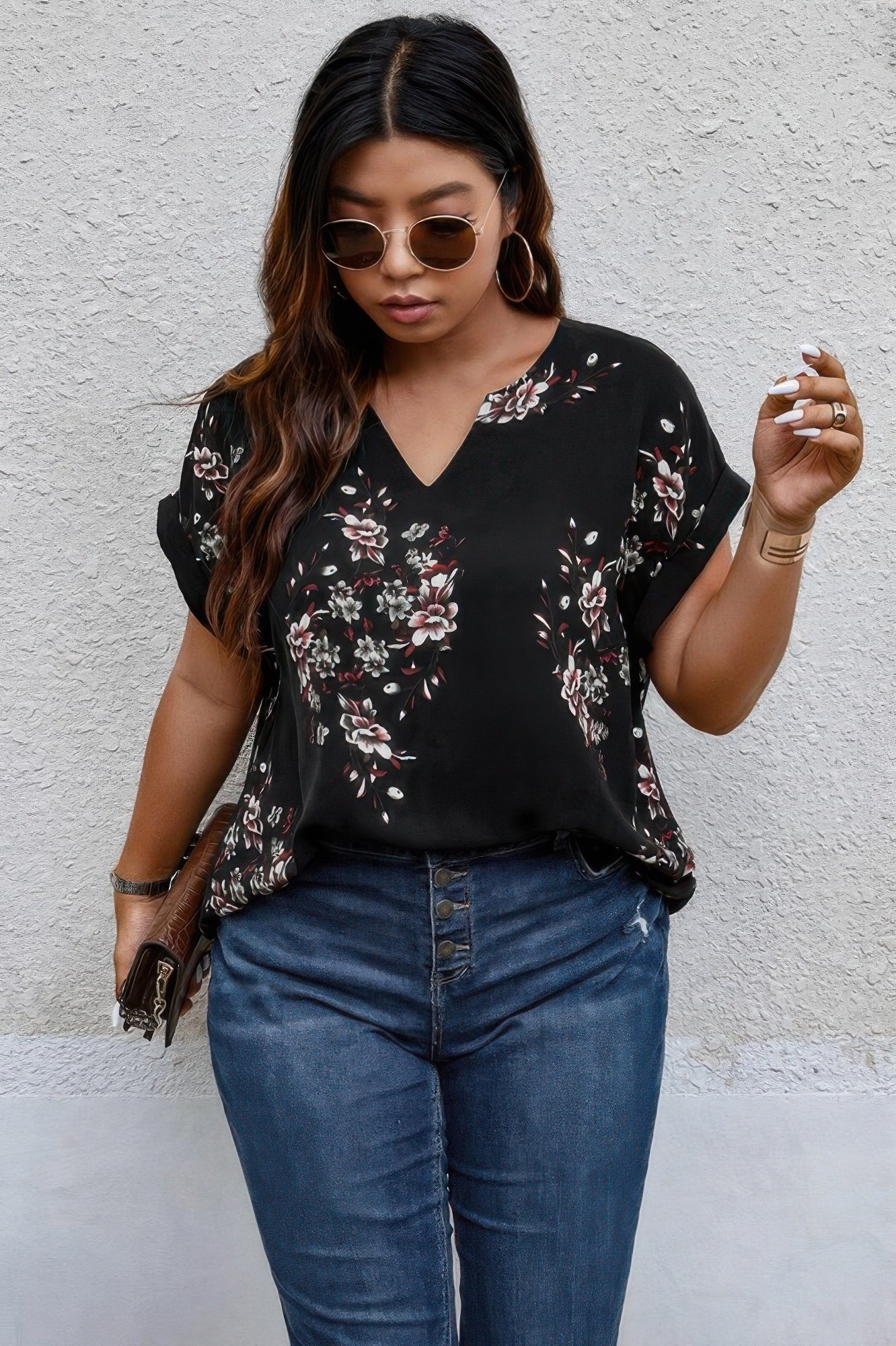 Plus Size Floral Print V-Neck Loose Blouse in Black – Lightweight Casual Summer Top